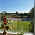 Σπίτι διακοπών Lovely With Views Of Fields Lebol