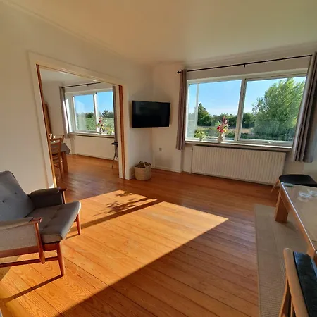 Lovely With Views Of Fields * Lebol