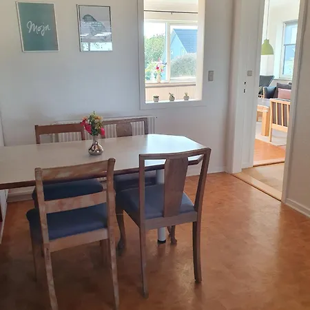 Lovely With Views Of Fields Ferienhaus *